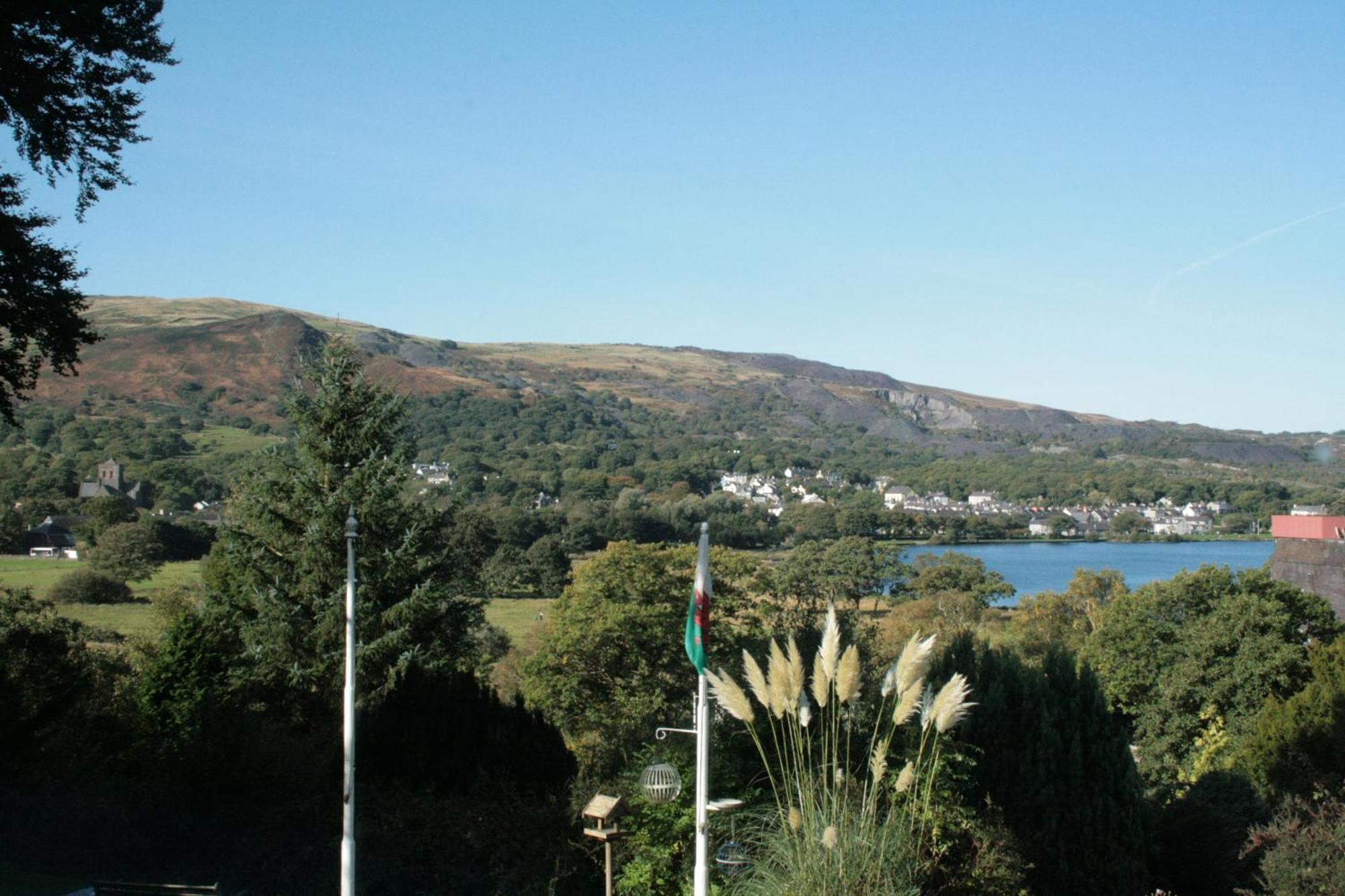 Padarn Apartment At Glanybala Holidays Llanberis Exterior photo